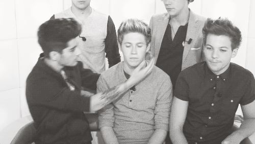 tomlinsang:  Which one of you would you date if you were a girl? 