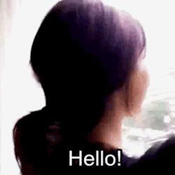 vacas-voam:  Demi Lovato saying Hello to