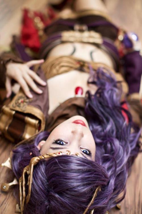 cosplayandgirls:  Character: Wizard. Game: Diablo II. 