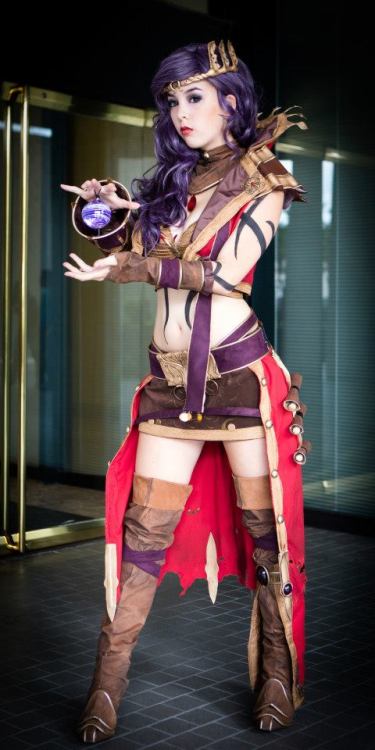 cosplayandgirls:  Character: Wizard. Game: Diablo II. 