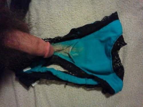 aurorasaromas submitted: Auroras Aromas panties getting love from a fan