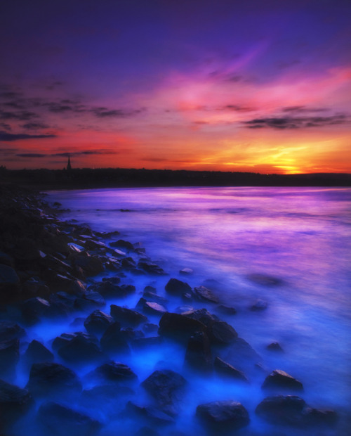 llbwwb:  Breakwater sunset (by Stewart Watt)