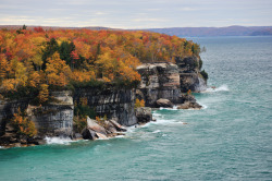 theshapeofahand:  Autumn at Pictured Rocks