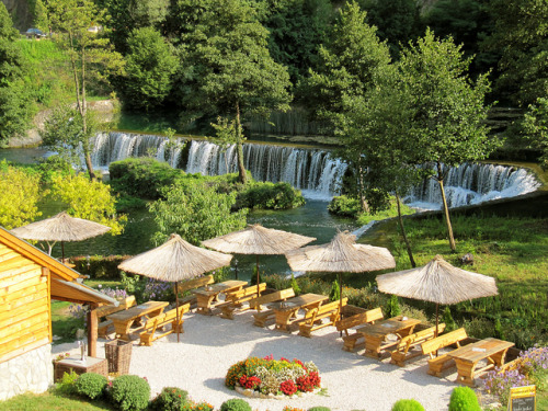 Picturesque restaurant near the waterfalls of Jajce, Bosnia and Herzegovina (by Zoë in den Städten).