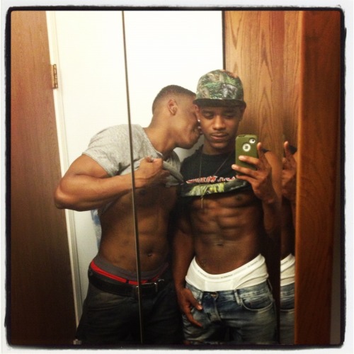 wetgrip:  Instagram crush @brass_knucklez submit to wetgrip At the same damn time 