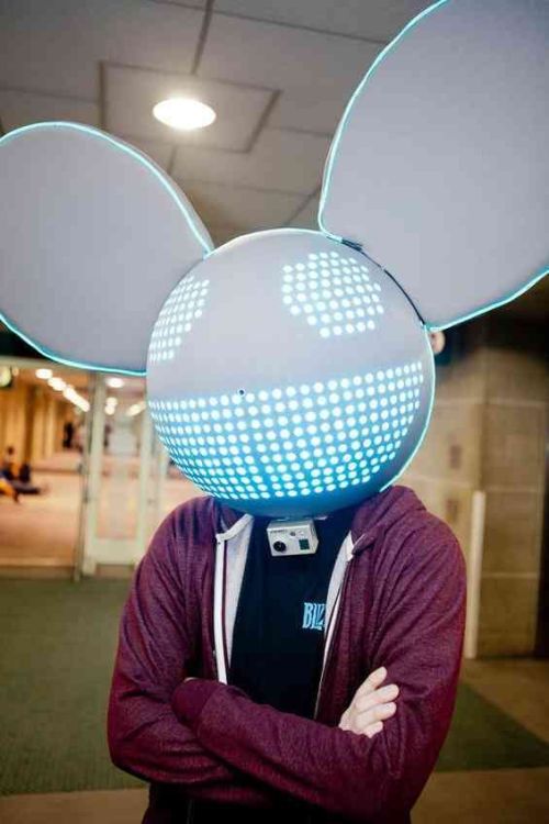  for the record…this is not the REAL deadmau5. this is just someone spotted at a comikaze convention. enjoy 8)
