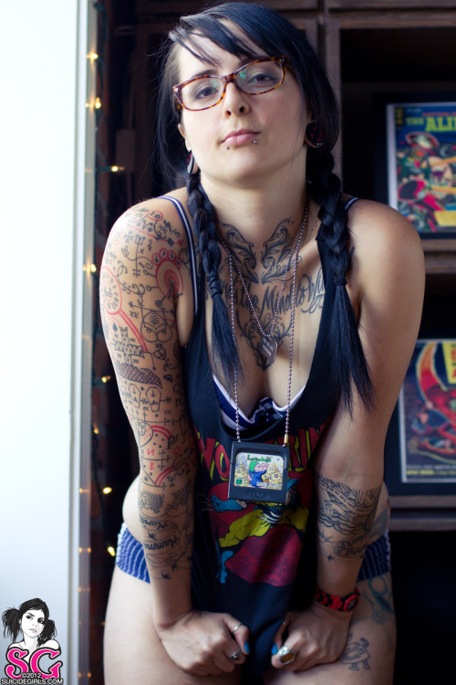 sglovexxx:  Voodou Suicide’s new set Mutant! Now in Member Review!