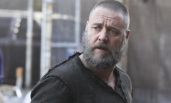 Geeksofdoom:  ‘Noah’ Set Photos Of Russell Crowe In Costume; First Image Of Ark