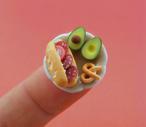 thelushfiles:ruineshumaines:Miniature Food Sculptures by Shay Aaron.#at first i was like omg delicio