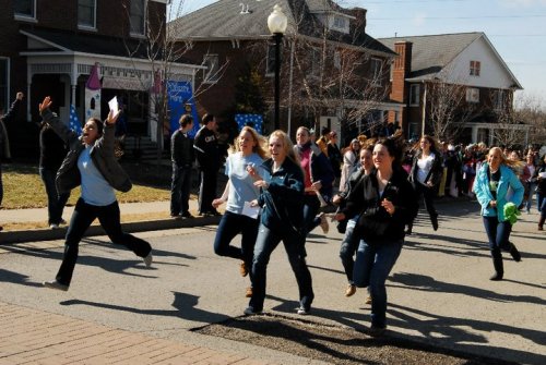 sororitysugar: Running home to the Zeta Gamma Chapter of KKG! submitted by: klassykkg