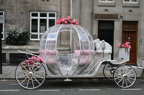 riseandgl4m:  Fuck a limo, when I get married I want to drive away in this.
