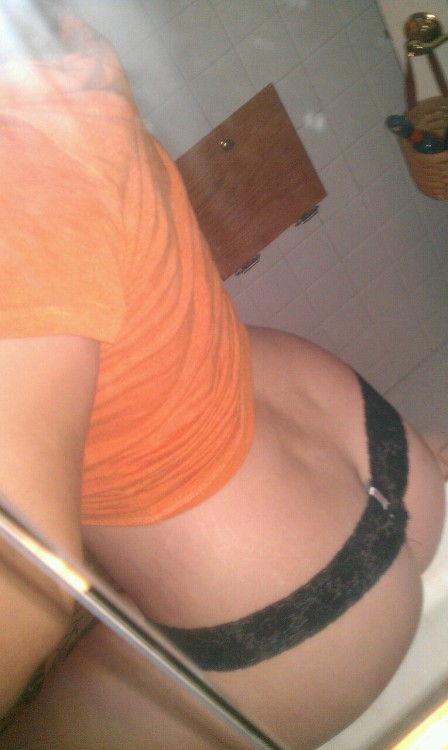 justgetbent:  I love my back dimples (:  adult photos