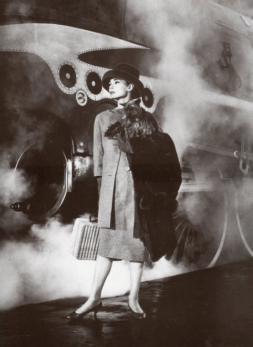 theniftyfifties:Audrey Hepburn in ‘Funny Face’, 1957.