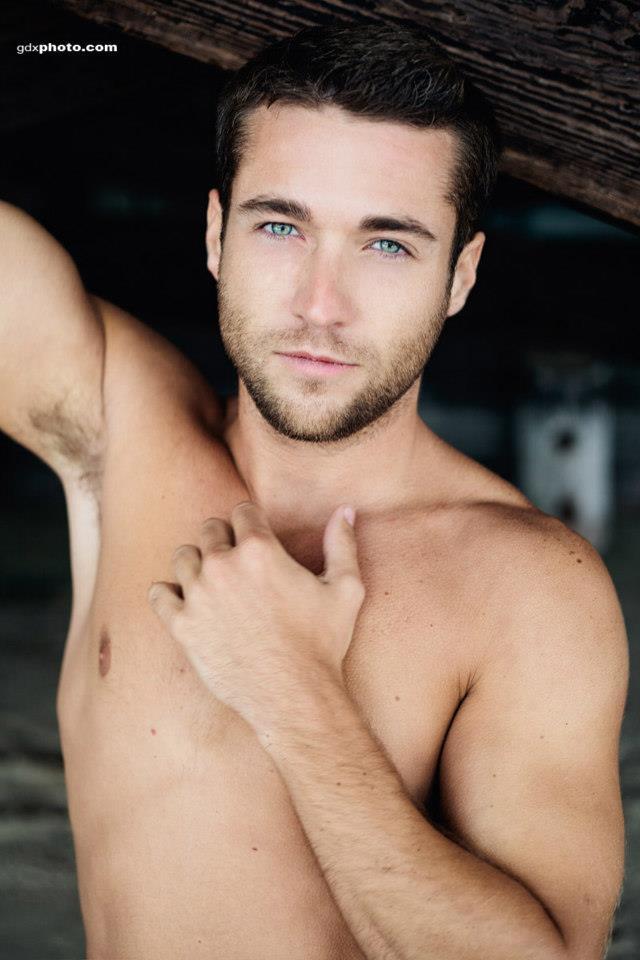 jemmytee57:  Cute and a Democrat. What more could you want? 