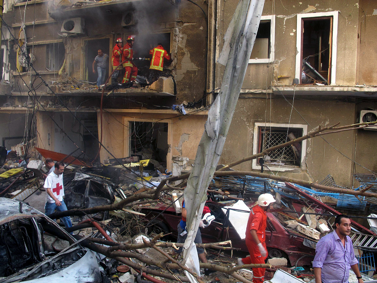 Al menos 8 muertos y 78 heridos en un atentado con coche bomba en un barrio en el este de Beirut. (AFP)