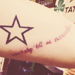  Harry + tattoos…  