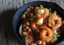 wehavethemunchies:  Garlic Shrimp with White