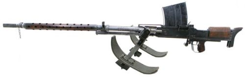 ghost-of-gold:Lahti L-39 “Norsupyssy” anti-tank rifle (Finland)The Lahti L-39 is a Finnish 20 mm ant