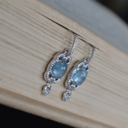 jalbrechtdesigns:  Cabochon aquamarine earrings