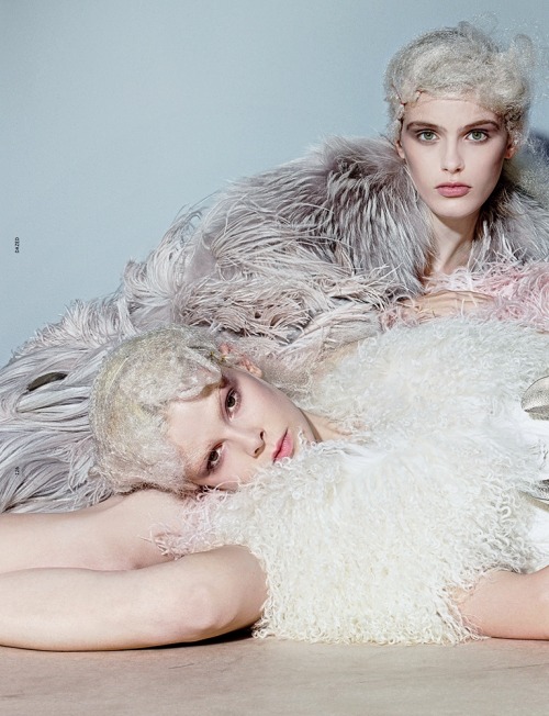 miuchachacha:  Portrait of a Woman Combing Her Hair: Lida Fox, Madison Headrick and Ruby Jean Wilson shot by Richard Burbridge for Dazed & Confused, November 2012 