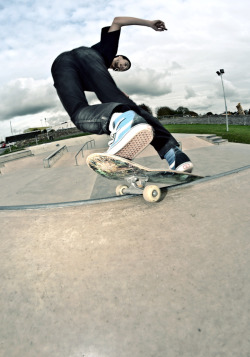 he-ad:  verminskateboarding:  Ryan Salter