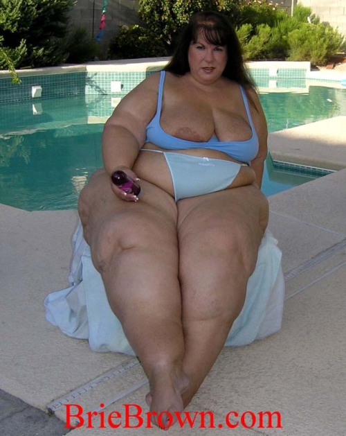 ssbbw-bbw:  BrieBrown SSBBW :)  adult photos