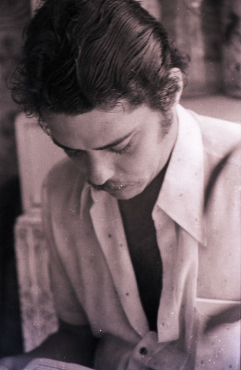 a-rosa-do-chico:Chico Buarque, 1973.