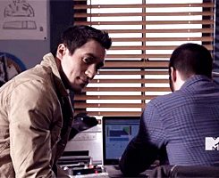 haleoweentown:AU: Derek is turned into a cat, and while the Beacon Hills gang tries to find a way to