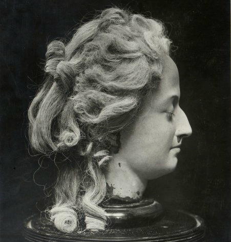 vivelareine - A wax head depicting Marie Antoinette ‘after the...
