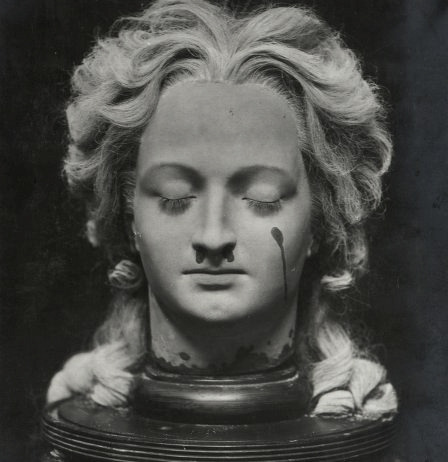 vivelareine - A wax head depicting Marie Antoinette ‘after the...