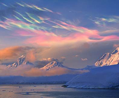 fadetouched:Nacreous clouds, Antarctica.