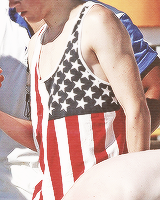 hhoran:  little niall things↳ tanktops 