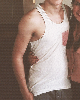 hhoran:  little niall things↳ tanktops 