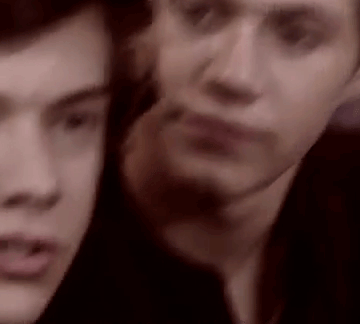 tornbetweenzianourry:  narry; One Direction Freshly Squeezed Interview [x]  