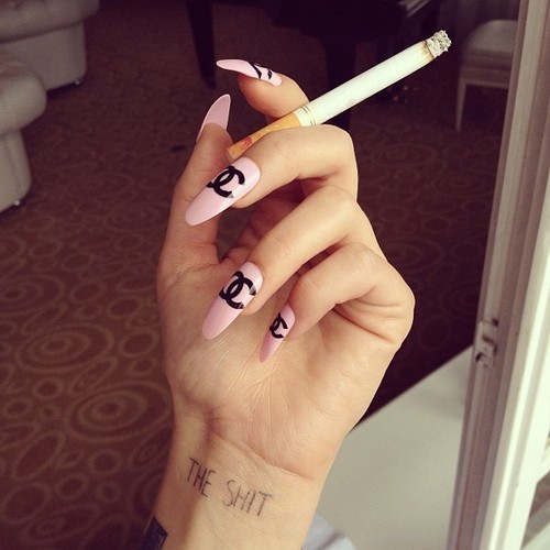 yvngthot:  yungsnike:  ˚✧*.•  🔮 