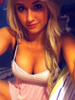 amateurpicdump:  There’s a whole new archive with over 1000 self shot hotties.  Get the whole set: https://shrinkonce.com/download.php?file=16fv  Super fucking cute and with utterly magnificent cleavage.