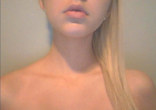 aapatheism:  i like my lips  prettiest picture on tumblr.