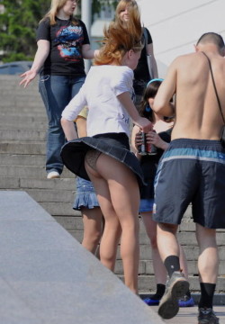 radomex:  Windy upskirt