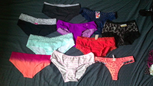 panties-and-stockings:  PANTY GIVEAWAY!!! As a thank-you for our recent 2000 followers, we’re giving