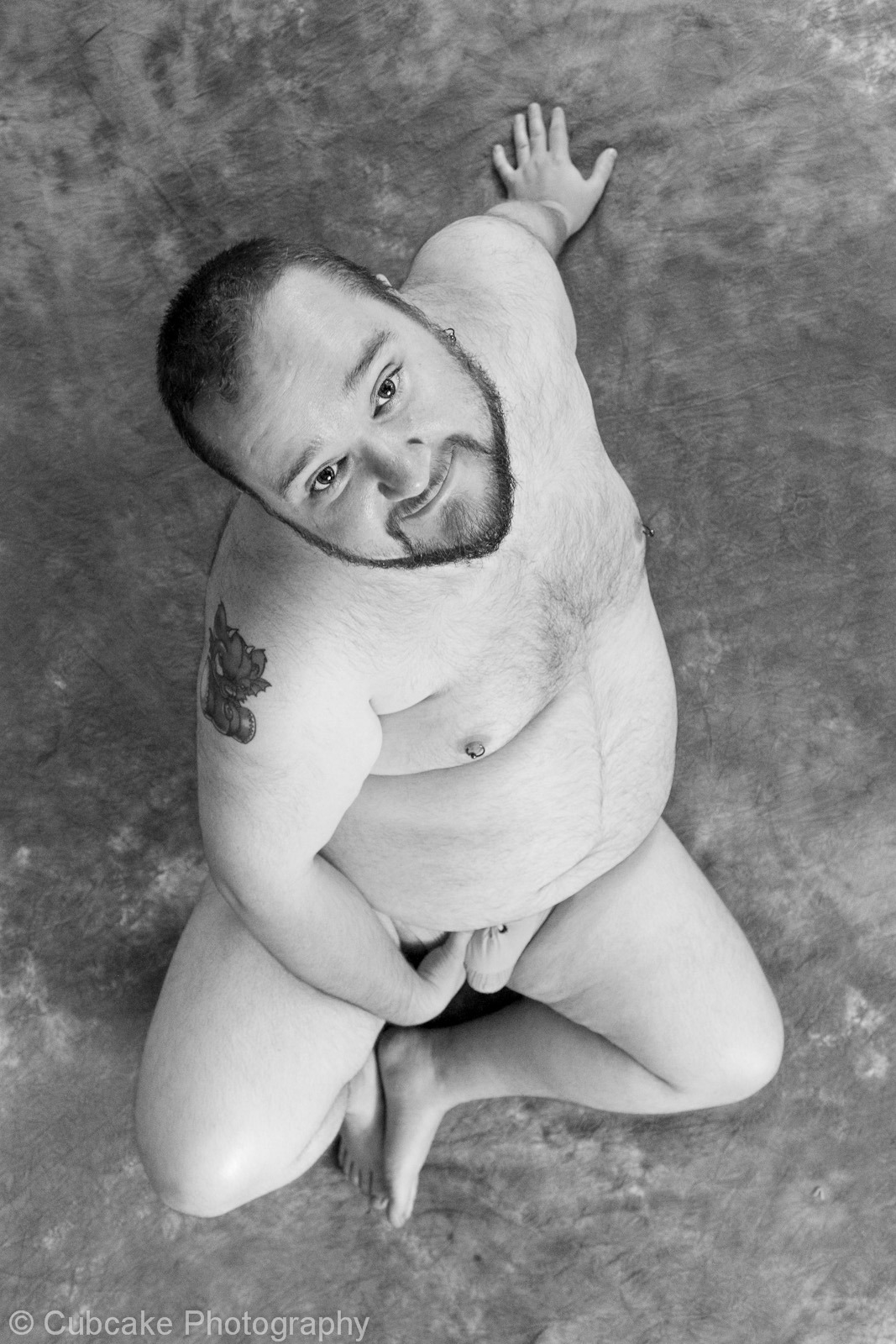 cubbypup:  chubbyaddiction:  thebearsupthere:  Bruce in Full Frame  Great shot and