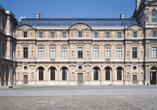 Palais du Louvre, Paris, view of the Aile Lescot, project by Pierre Lescot, sculptures by Jean Goujo
