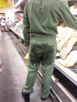 peepantsx:  Wet pants at grocery store. I