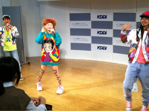 Free J-Pop show at KDDI Designing Studio in Harajuku this afternoon. :-)
