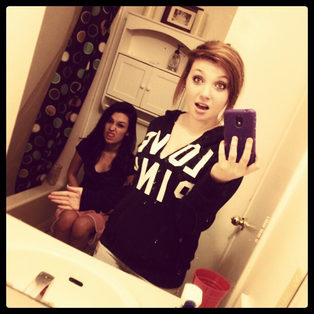 hannahlee133:  Me &amp; My Bestfriend Courtney &lt;3  more!!