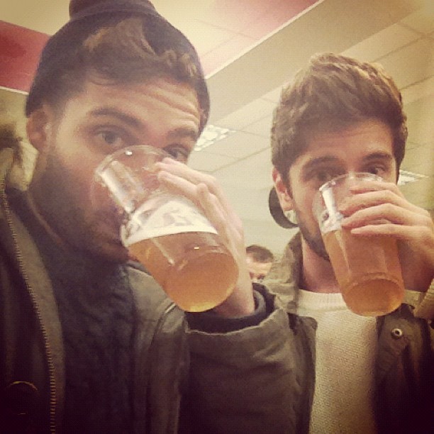 bricksatmywindow:  A few big cold beers with the vibeman