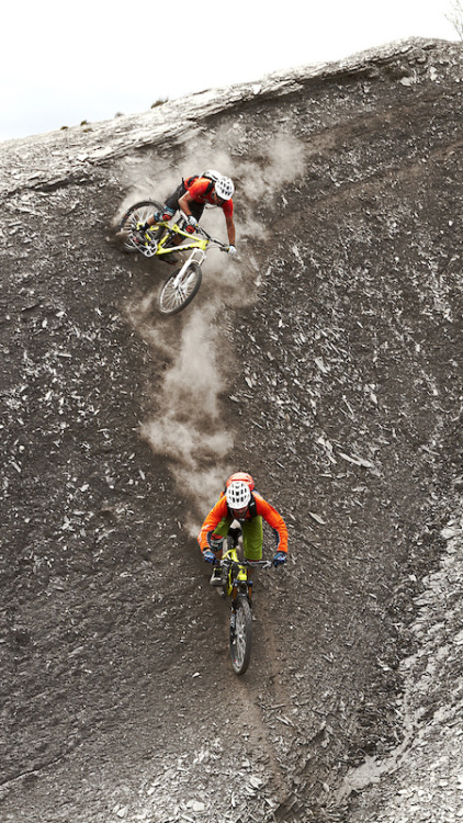 salmoncostumes: (via Richie Schley & Manfred Stromberg at TERRE NOIR in Digne les Bains, France