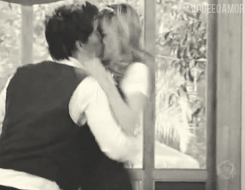 umaeternachocolover:  cleide-chocolover:  livrepraviversomic:  A-M-O  E-S-S-A  C-E-N-A!  cena linda, maravilhosa, perfeita!!!!!!!!!!!!!!!  I love essa cena <3 