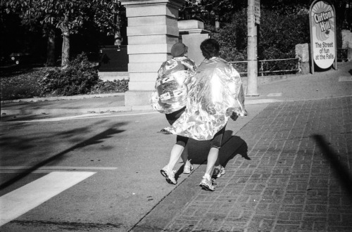 Staying warm -another street photograph from Clifton Hill - runners wearing foil. Again, zone focuse