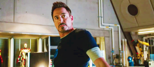 starkassembled:  vivalafaerie:   Tony Stark’s Hair: A Love Story  You didn’t