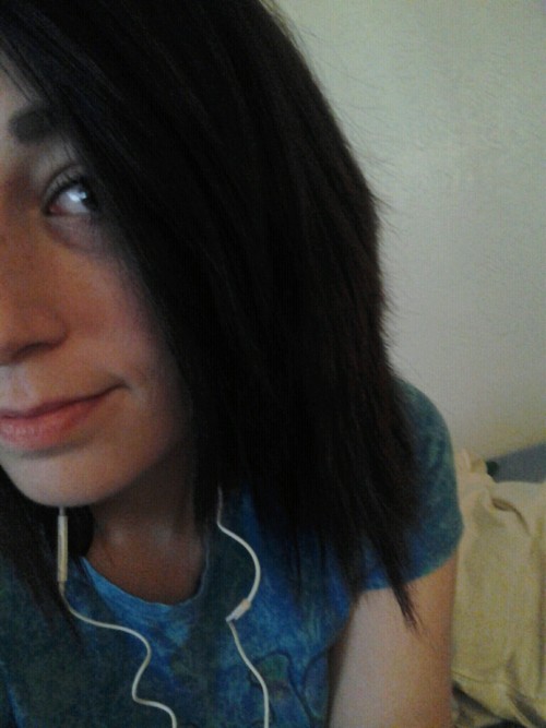 postmortembeautyqueen:  Not gonna lie, just a wee bit high right now ;).